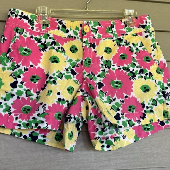 Lilly Pulitzer Callahan Shorts Women’s Sz 10 Pink Yellow Flower Print Resort 5” - Picture 1 of 7